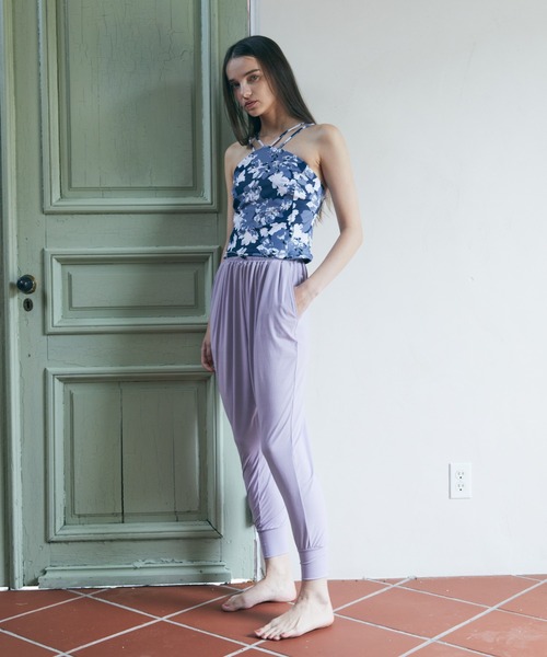 Julier Yoga and Relax(ジュリエヨガアンドリラックス)の「Julier flash flowerプリントキャミソール(キャミソール・レディース・ラベンダー/ブルー・1/0)」の7枚目の写真