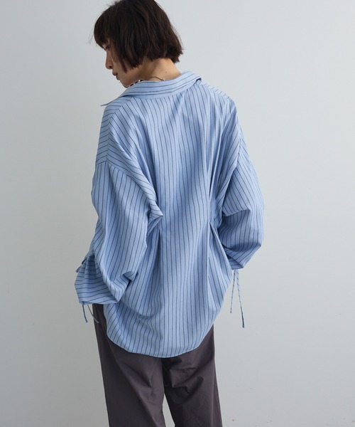 Green　Parks（グリーンパークス）の「【WEB限定】ドロストシャーリングウエストタックシャツⅡ（シャツ/ブラウス・レディース・アイボリー/サックスブルー/ブルー/チャコールグレー/ピンク/ホワイト・FREE）」の21枚目の写真