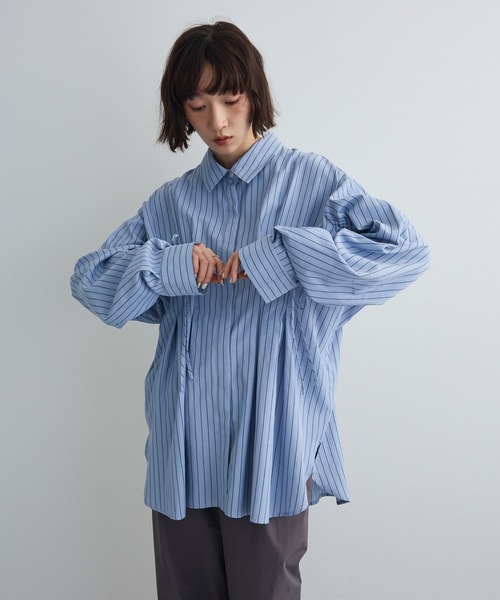 Green　Parks（グリーンパークス）の「【WEB限定】ドロストシャーリングウエストタックシャツⅡ（シャツ/ブラウス・レディース・アイボリー/サックスブルー/ブルー/チャコールグレー/ピンク/ホワイト・FREE）」の22枚目の写真