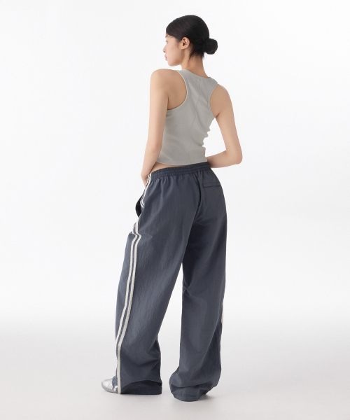 MUSINSA STANDARD WOMAN（ムシンサスタンダードウーマン）の「ウィメンズ ナイロン ワイドレース トラックパンツ [ブルーグレー]（スウェットパンツ・レディース・その他・30/24/26/28）」の7枚目の写真