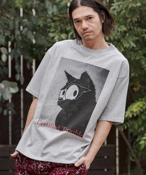 mt10262 — Big Sheret print T (Certified Trouble) T-shirt (CASD-168)