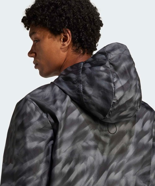adidas(アディダス)の「オウン ザ ラン総柄プリントジャケット / アディダス adidas(その他アウター・メンズ・グレー・X-SMALL/X-LARGE/SMALL/MEDIUM/LARGE/XX-SMALL/XX-LARGE)」の4枚目の写真