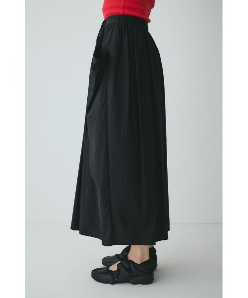 HeRIN.CYE(ヘリンドットサイ)の「Volume nylon skirt ボリュームナイロンスカート(スカート・レディース・カーキ/ブラック/ライトグレー・FREE)」の6枚目の写真