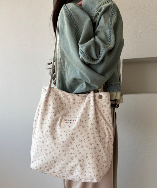 kutir（クティール）の「kutirlune／花柄トートバッグ（トートバッグ・レディース・ピンク/ピンク系その他/ピンクベージュ/ブルー・FREE）」の6枚目の写真