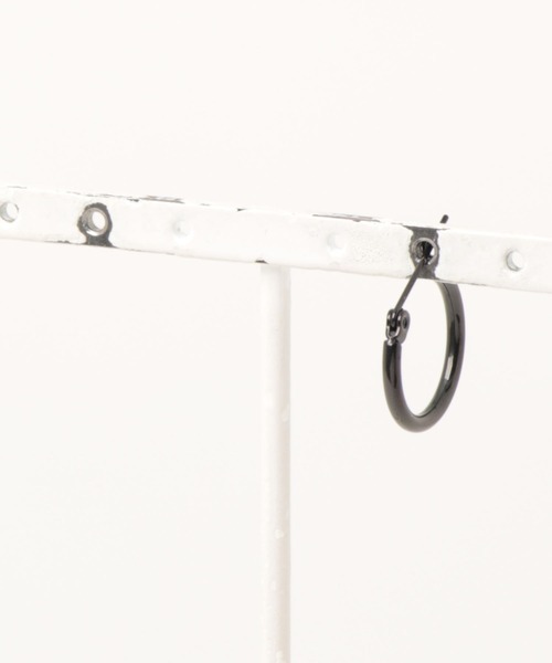 Pledge(プレッジ)の「【Pledge(プレッジ)】MINIフープ ピアス(ソロ)(ピアス(片耳用)・メンズ・シルバー/ブラック/ゴールド・FREE)」の7枚目の写真