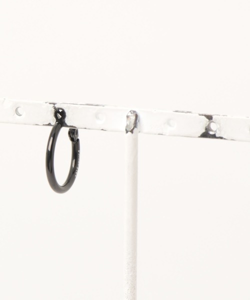 Pledge(プレッジ)の「【Pledge(プレッジ)】MINIフープ ピアス(ソロ)(ピアス(片耳用)・メンズ・シルバー/ブラック/ゴールド・FREE)」の6枚目の写真