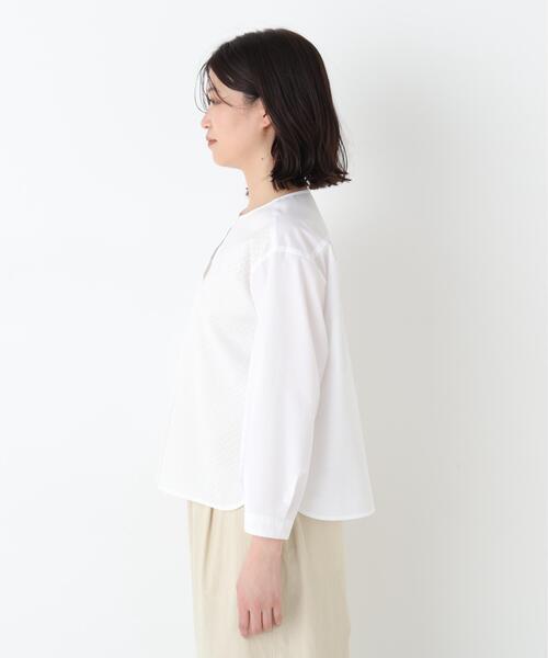 human woman（ヒューマンウーマン）の「◆【ウォッシャブル】カラミレーススキッパーブラウス（シャツ/ブラウス・レディース・ベージュ/ホワイト/ブラック・MEDIUM）」の18枚目の写真