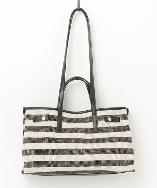 fredy emue（フレディエミュ）の「ボーダープリントスクエアトート（ショルダーバッグ・レディース・ブラック系その他3/ブルー系その他3・FREE）」の2枚目の写真