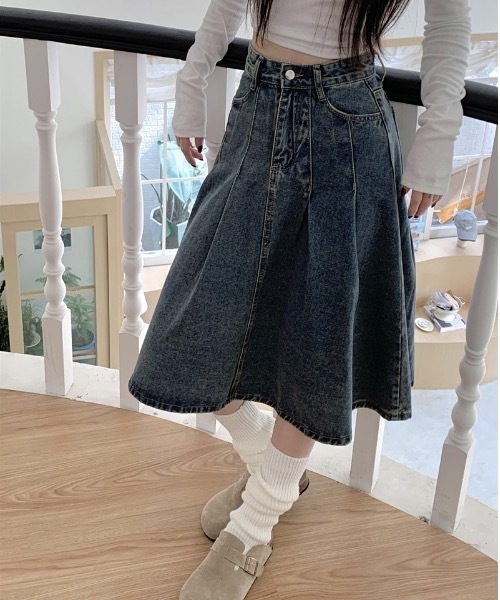 Teem Store(チームストア)の「タックフレア デニムミディアムスカート(デニムスカート・レディース・ブルー・M/L)」の7枚目の写真