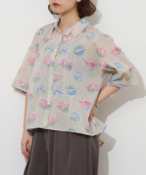 KILKI(キルキー)の「kilki ヤドカリプリントブラウス 半端袖(シャツ/ブラウス・レディース・グレイッシュベージュ/ネイビー系・ONESIZE)」の6枚目の写真