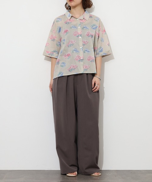 KILKI(キルキー)の「kilki ヤドカリプリントブラウス 半端袖(シャツ/ブラウス・レディース・グレイッシュベージュ/ネイビー系・ONESIZE)」の7枚目の写真