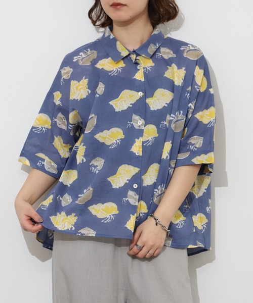 KILKI(キルキー)の「kilki ヤドカリプリントブラウス 半端袖(シャツ/ブラウス・レディース・グレイッシュベージュ/ネイビー系・ONESIZE)」の9枚目の写真