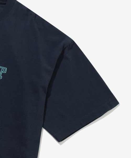 COVERNAT(カバーナット)の「ネオンロゴグラフィックTシャツネイビー(Tシャツ/カットソー・メンズ・その他・X-SMALL/SMALL/MEDIUM/LARGE/X-LARGE/XX-LARGE)」の4枚目の写真