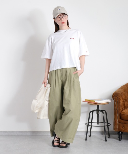 CONVERSE(コンバース)の「【CONVERSE】CVローカットシューズプリント ショートスリーブTee(Tシャツ/カットソー・レディース・ブラック/グリーン/ホワイト・M)」の4枚目の写真