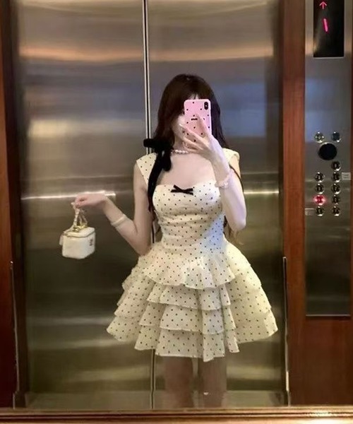 lulufa（ルルファ）の「チビリボン ドットティアードフリル ミニ ノースリーブ ワンピース（ワンピース・レディース・アイボリー・LARGE/MEDIUM）」の5枚目の写真