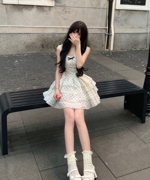 lulufa（ルルファ）の「チビリボン ドットティアードフリル ミニ ノースリーブ ワンピース（ワンピース・レディース・アイボリー・LARGE/MEDIUM）」の10枚目の写真