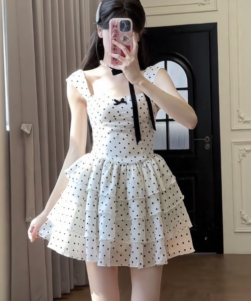 lulufa（ルルファ）の「チビリボン ドットティアードフリル ミニ ノースリーブ ワンピース（ワンピース・レディース・アイボリー・LARGE/MEDIUM）」の6枚目の写真