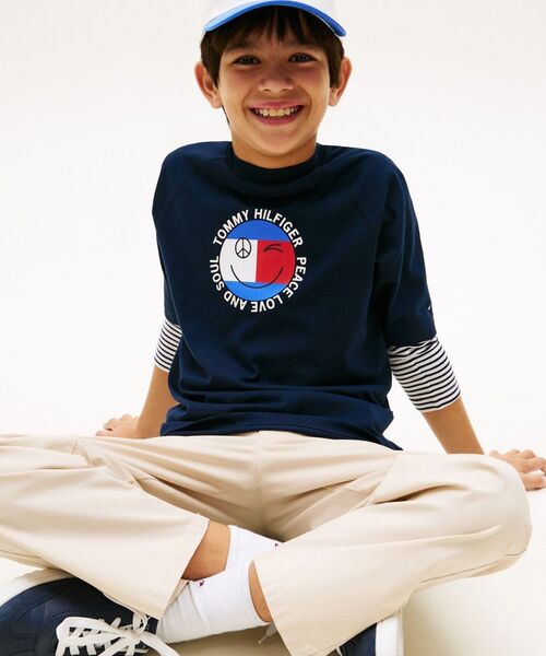 TOMMY HILFIGER（トミーヒルフィガー）の「BOYS ファンフラッググラフィックTシャツ（Tシャツ/カットソー・キッズ・マルチ・160cm/130cm）」の10枚目の写真