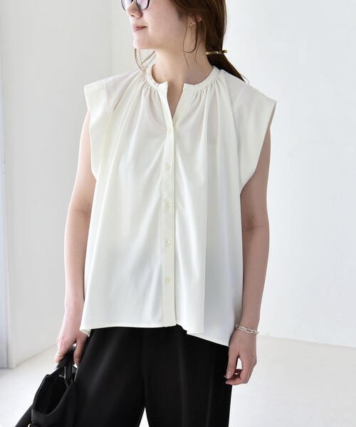 quaranciel(カランシエル)の「quaranciel:〈接触冷感/UVカット/吸水速乾/洗濯機可能〉スキッパー ギャザー シャツ カットソー(Tシャツ/カットソー・レディース・ネイビー/ライトブルー/オフホワイト・ONE SIZE)」の16枚目の写真