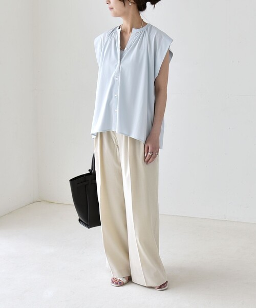 quaranciel(カランシエル)の「quaranciel:〈接触冷感/UVカット/吸水速乾/洗濯機可能〉スキッパー ギャザー シャツ カットソー(Tシャツ/カットソー・レディース・ネイビー/ライトブルー/オフホワイト・ONE SIZE)」の17枚目の写真