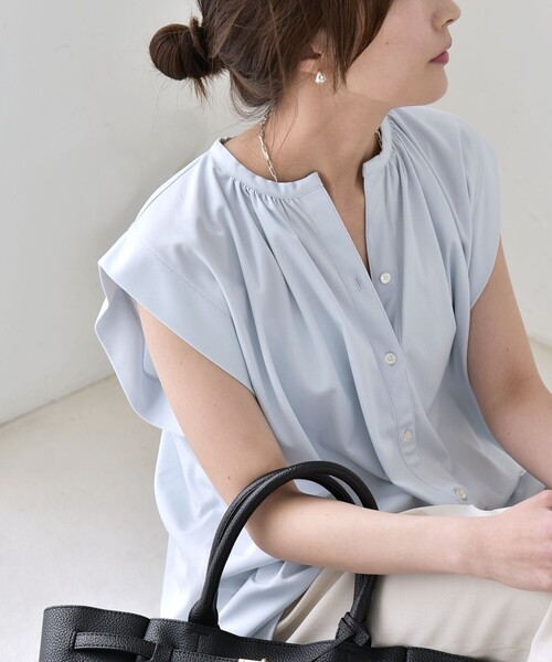 quaranciel(カランシエル)の「quaranciel:〈接触冷感/UVカット/吸水速乾/洗濯機可能〉スキッパー ギャザー シャツ カットソー(Tシャツ/カットソー・レディース・ネイビー/ライトブルー/オフホワイト・ONE SIZE)」の19枚目の写真