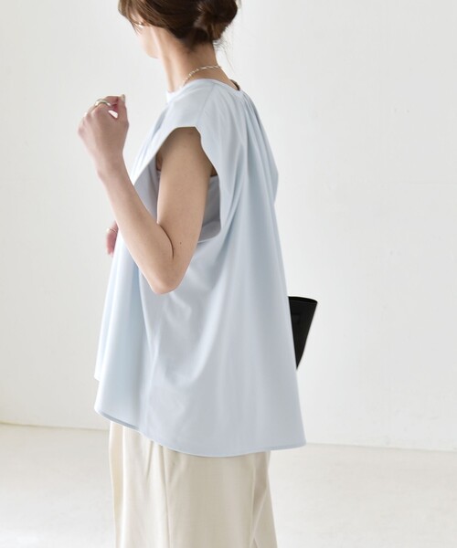 quaranciel(カランシエル)の「quaranciel:〈接触冷感/UVカット/吸水速乾/洗濯機可能〉スキッパー ギャザー シャツ カットソー(Tシャツ/カットソー・レディース・ネイビー/ライトブルー/オフホワイト・ONE SIZE)」の22枚目の写真