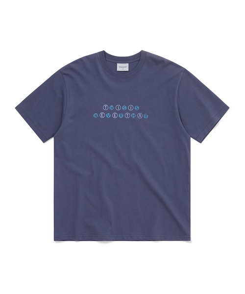 thisisneverthat(ディスイズネバーザット)の「Orb Type Tee(Tシャツ/カットソー・メンズ・バーガンディー/パープル・L/M/S/XL)」の2枚目の写真