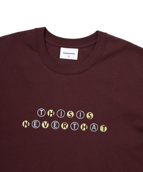 thisisneverthat(ディスイズネバーザット)の「Orb Type Tee(Tシャツ/カットソー・メンズ・バーガンディー/パープル・L/M/S/XL)」の4枚目の写真