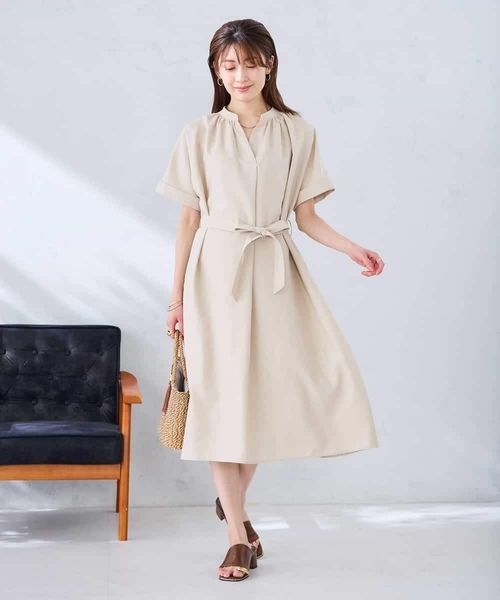 a.v.v（アーヴェヴェ）の「【洗える】スキッパーワンピース（ワンピース・レディース・ベージュ/ブラック・36/38）」の21枚目の写真