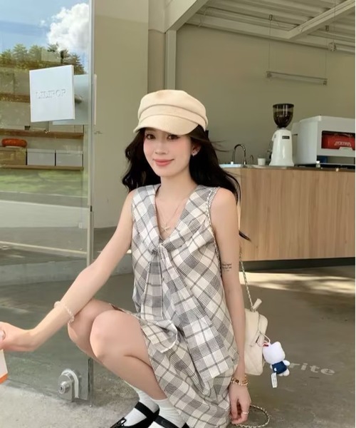 AsheKsha(アシクシャ)の「ノースリーブベストワンピース(ワンピース・レディース・ベージュ・M)」の1枚目の写真