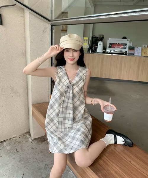 AsheKsha(アシクシャ)の「ノースリーブベストワンピース(ワンピース・レディース・ベージュ・M)」の5枚目の写真