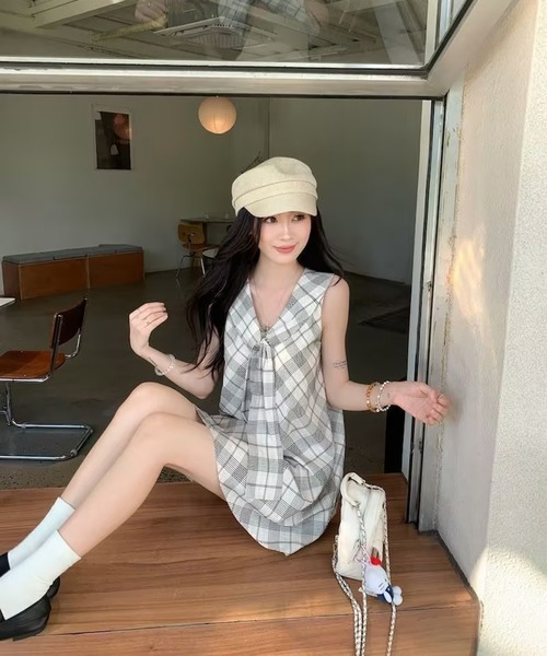 AsheKsha(アシクシャ)の「ノースリーブベストワンピース(ワンピース・レディース・ベージュ・M)」の6枚目の写真