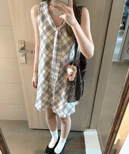 AsheKsha(アシクシャ)の「ノースリーブベストワンピース(ワンピース・レディース・ベージュ・M)」の11枚目の写真