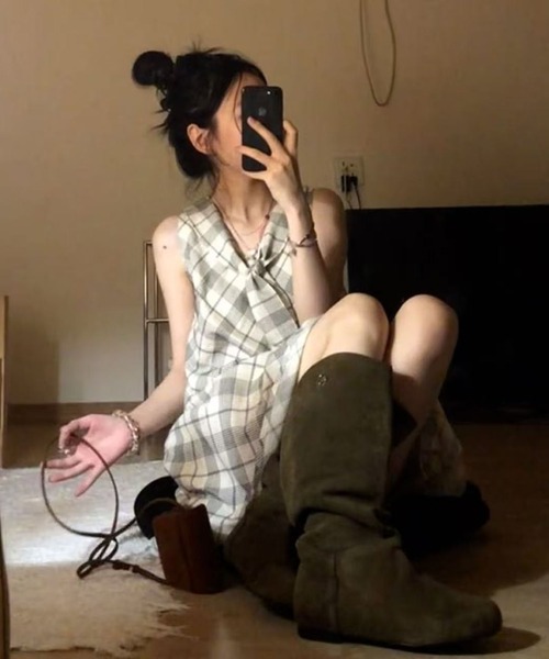 AsheKsha(アシクシャ)の「ノースリーブベストワンピース(ワンピース・レディース・ベージュ・M)」の12枚目の写真