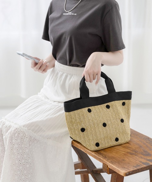 welleg(ウェレッグ)の「ペーパー風 マチ付き ミニトートバッグ(ショルダーバッグ・レディース・ブラック×ホワイト/ライトグレー/ベージュ×ブラック/ベージュ・フリー)」の8枚目の写真