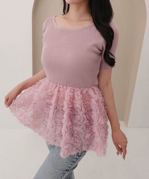 SOELA(ソエラ)の「フラワーチュールペプラム半袖ニット(ニット/セーター・レディース・ブラック/ピンク/アイボリー/ピンク系・FREE)」の11枚目の写真