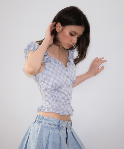 ROSEFRANTZ（ロゼフランツ）の「Frill Shirring Sleeveless [Sky Blue]（シャツ/ブラウス・レディース・スカイブルー・SMALL/MEDIUM）」の6枚目の写真