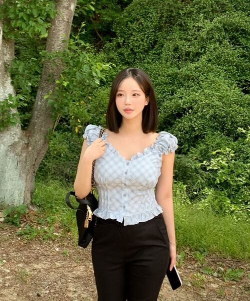 ROSEFRANTZ（ロゼフランツ）の「Frill Shirring Sleeveless [Sky Blue]（シャツ/ブラウス・レディース・スカイブルー・SMALL/MEDIUM）」の16枚目の写真