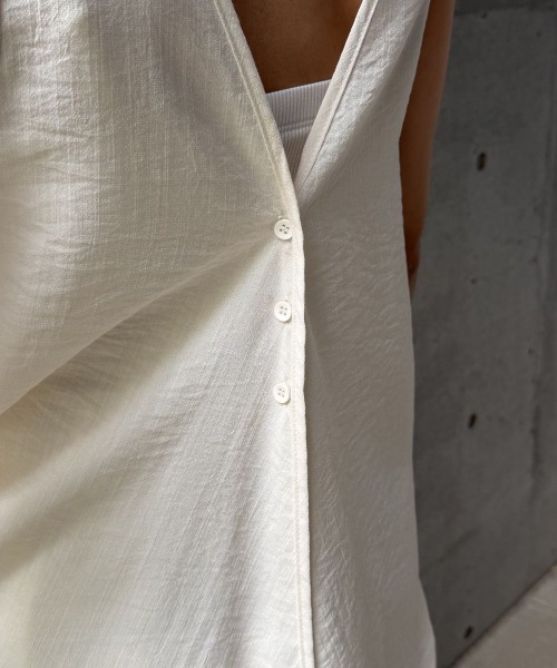CIEL'AIR(シエルエアー)の「DRAPED RUFFLE SLEEVELESS TOP(ドレープラッフルスリーブレストップス)(シャツ/ブラウス・レディース・ブラック/ベージュ/オフホワイト・FREE)」の9枚目の写真