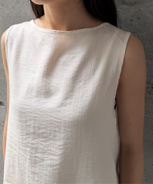 CIEL'AIR(シエルエアー)の「DRAPED RUFFLE SLEEVELESS TOP(ドレープラッフルスリーブレストップス)(シャツ/ブラウス・レディース・ブラック/ベージュ/オフホワイト・FREE)」の10枚目の写真