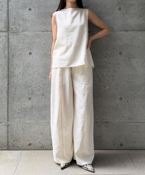 CIEL'AIR(シエルエアー)の「DRAPED RUFFLE SLEEVELESS TOP(ドレープラッフルスリーブレストップス)(シャツ/ブラウス・レディース・ブラック/ベージュ/オフホワイト・FREE)」の5枚目の写真