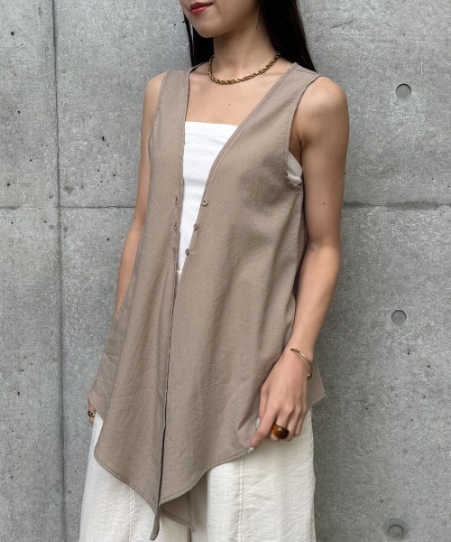 CIEL'AIR(シエルエアー)の「DRAPED RUFFLE SLEEVELESS TOP(ドレープラッフルスリーブレストップス)(シャツ/ブラウス・レディース・ブラック/ベージュ/オフホワイト・FREE)」の19枚目の写真