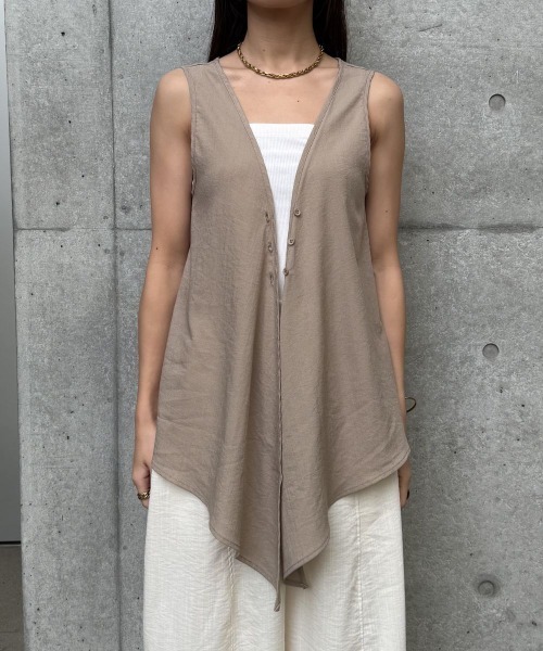 CIEL'AIR(シエルエアー)の「DRAPED RUFFLE SLEEVELESS TOP(ドレープラッフルスリーブレストップス)(シャツ/ブラウス・レディース・ブラック/ベージュ/オフホワイト・FREE)」の21枚目の写真
