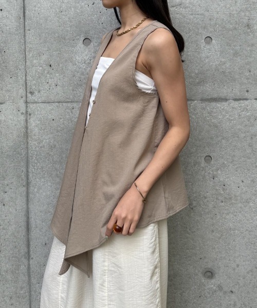 CIEL'AIR(シエルエアー)の「DRAPED RUFFLE SLEEVELESS TOP(ドレープラッフルスリーブレストップス)(シャツ/ブラウス・レディース・ブラック/ベージュ/オフホワイト・FREE)」の22枚目の写真