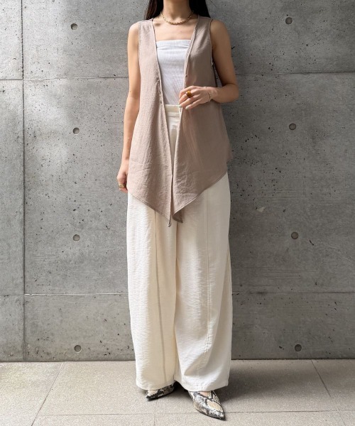 CIEL'AIR(シエルエアー)の「DRAPED RUFFLE SLEEVELESS TOP(ドレープラッフルスリーブレストップス)(シャツ/ブラウス・レディース・ブラック/ベージュ/オフホワイト・FREE)」の20枚目の写真
