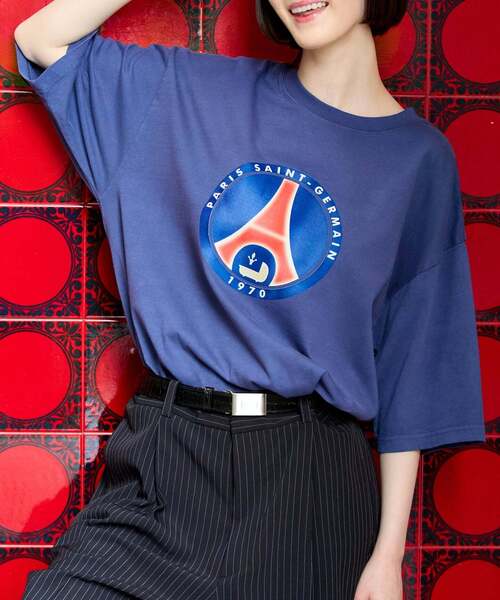 PARIS SAINT-GERMAIN(パリサンジェルマン)の「【Paris Saint-Germain 】 JP Classic Flock Logo Tee 2(Tシャツ/カットソー・メンズ・レッド/ネイビー・X-LARGE/LARGE/MEDIUM)」の2枚目の写真