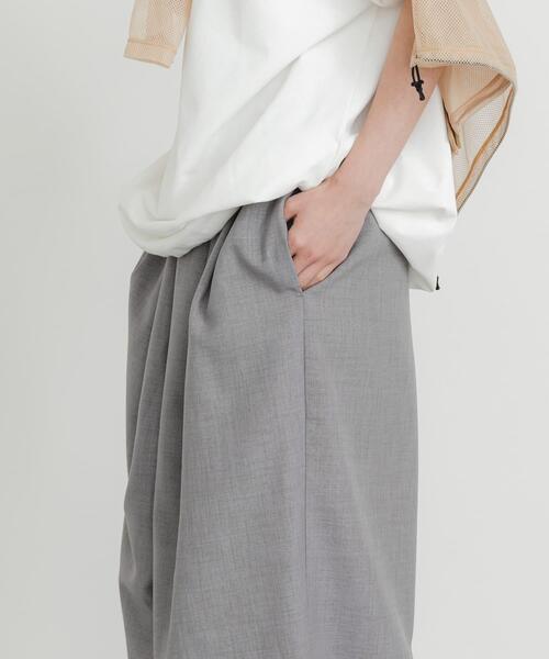 EKAL（エカル）の「『UVカット/イージーケア/吸水速乾/接触冷感/UR TECH DRYLUXE』ハイツイストワイドバミューダパンツ（その他パンツ・レディース・グレー/ネイビー/ブルー系その他・ONE）」の10枚目の写真