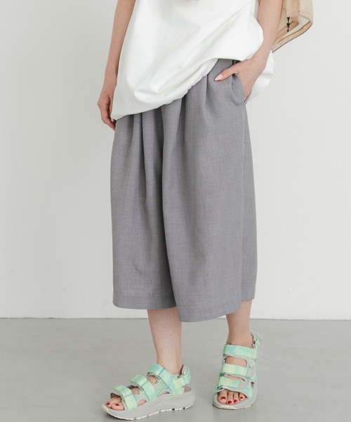 EKAL（エカル）の「『UR TECH DRYLUXE』ハイツイストワイドバミューダパンツ（その他パンツ・レディース・グレー/ネイビー/ブルー系その他・ONE）」の2枚目の写真