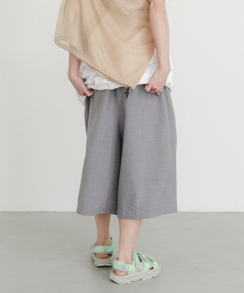 EKAL（エカル）の「『UR TECH DRYLUXE』ハイツイストワイドバミューダパンツ（その他パンツ・レディース・グレー/ネイビー/ブルー系その他・ONE）」の8枚目の写真