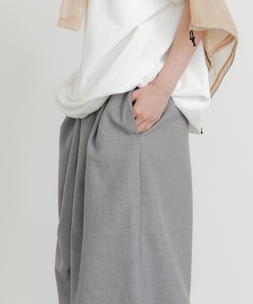 EKAL（エカル）の「『UR TECH DRYLUXE』ハイツイストワイドバミューダパンツ（その他パンツ・レディース・グレー/ネイビー/ブルー系その他・ONE）」の9枚目の写真